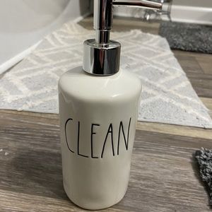Rae Dunn soap dispenser